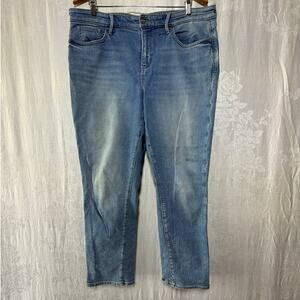NYDJ Jeans 14 Girlfriend Fit Light Wash Blue Denim Lift Tuck Technology